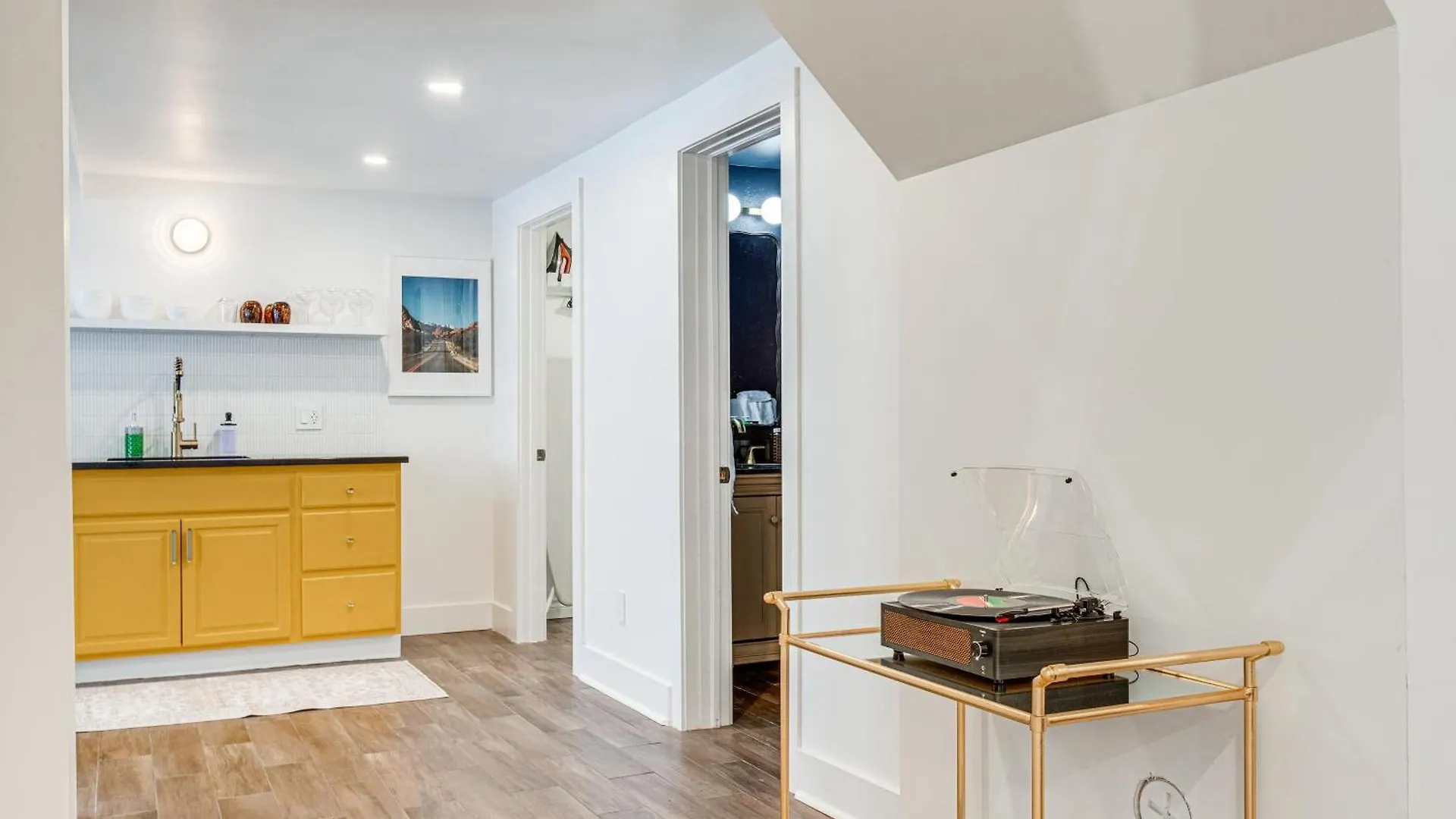 Pet-Friendly Denver Home About Half Mi To City Park! Holiday home
